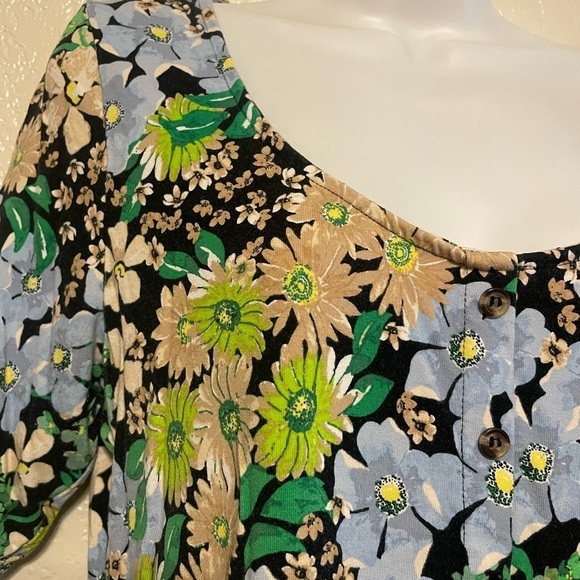 H&M MULTI FLORAL SHORT SLEEVE SCOOP NECK T SHIRT TOP - Picture 2 of 8